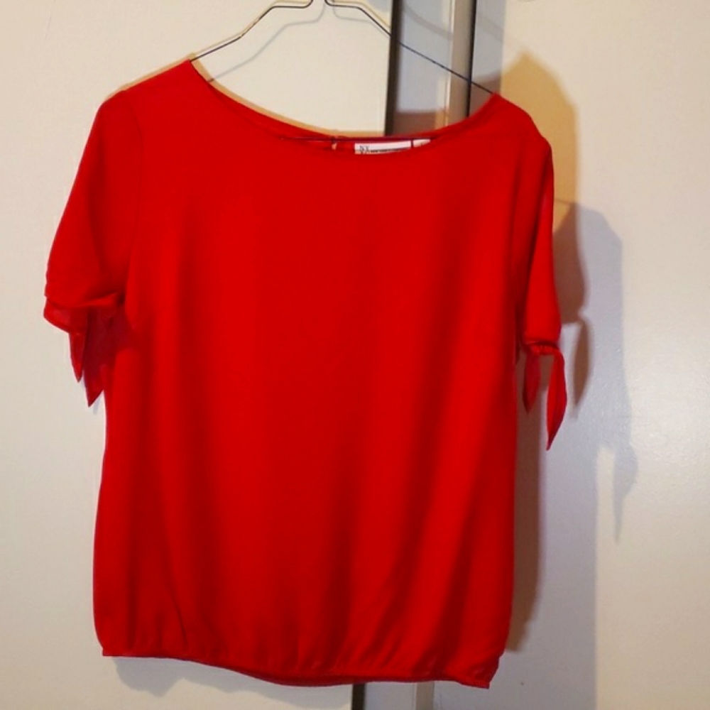 Red NY&C top, size L, nwt